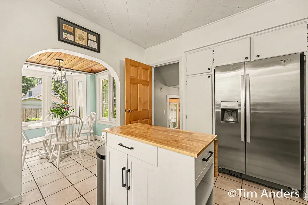 61 Mayfield Avenue NE Grand Rapids City MI 49503