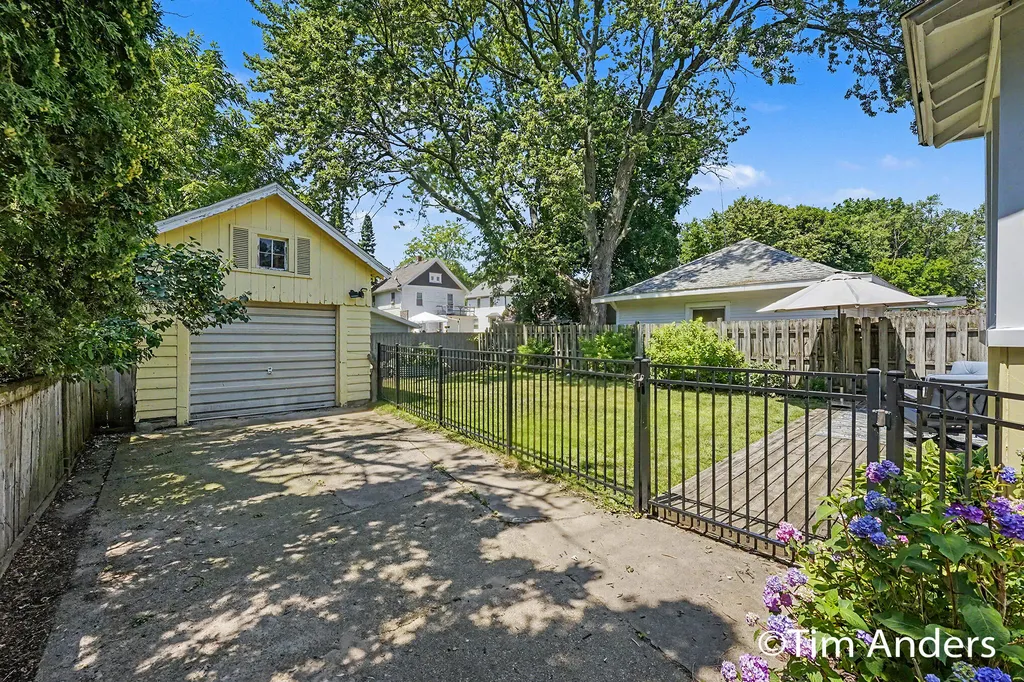 61 Mayfield Avenue NE Grand Rapids City MI 49503