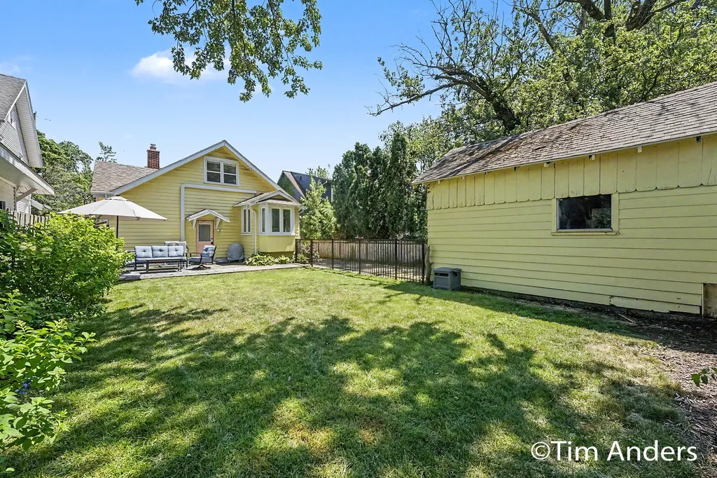 61 Mayfield Avenue NE Grand Rapids City MI 49503