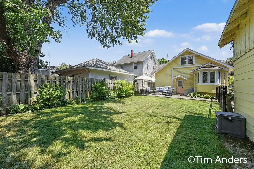 61 Mayfield Avenue NE Grand Rapids City MI 49503
