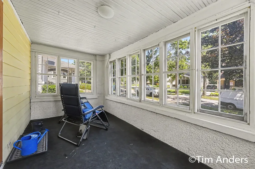 61 Mayfield Avenue NE Grand Rapids City MI 49503