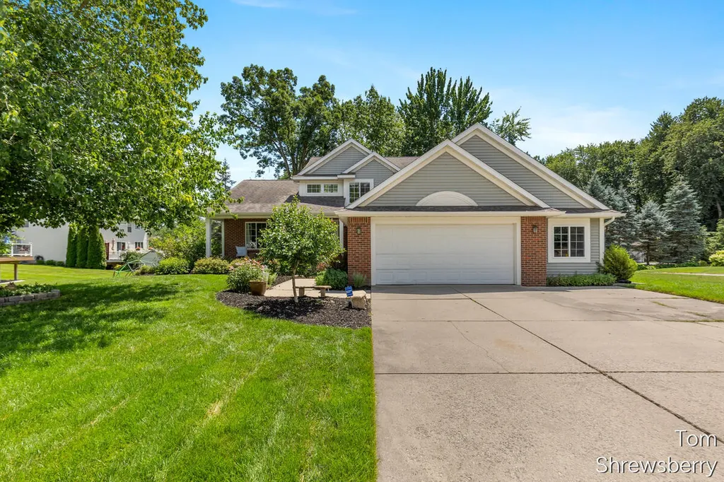 6494 Los Altos Drive NE Cannon Township MI 49341