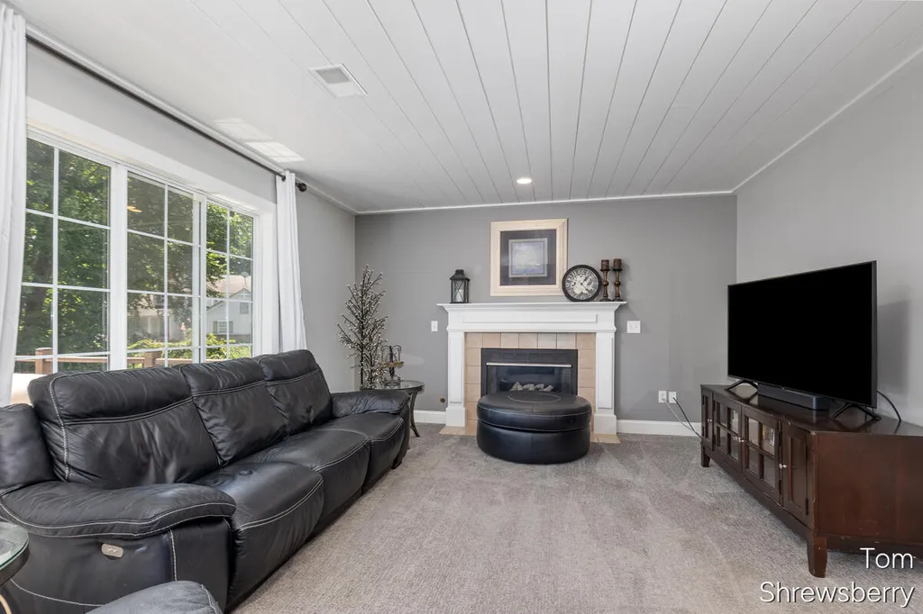 6494 Los Altos Drive NE Cannon Township MI 49341