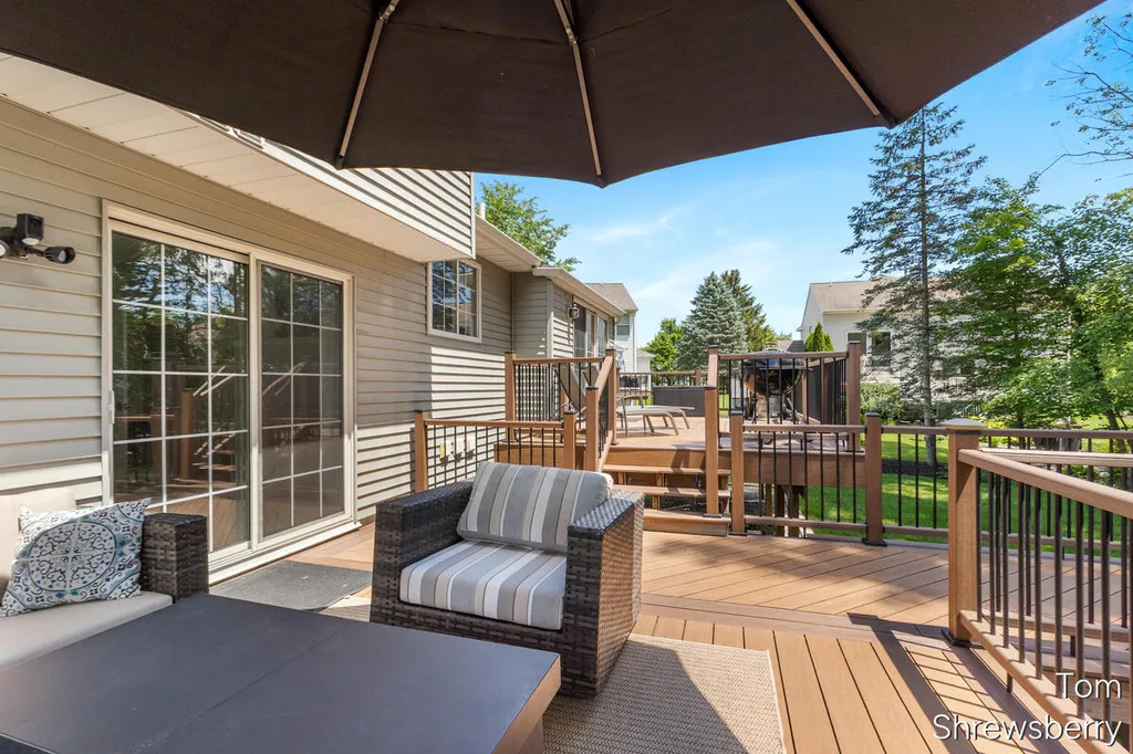 6494 Los Altos Drive NE Cannon Township MI 49341