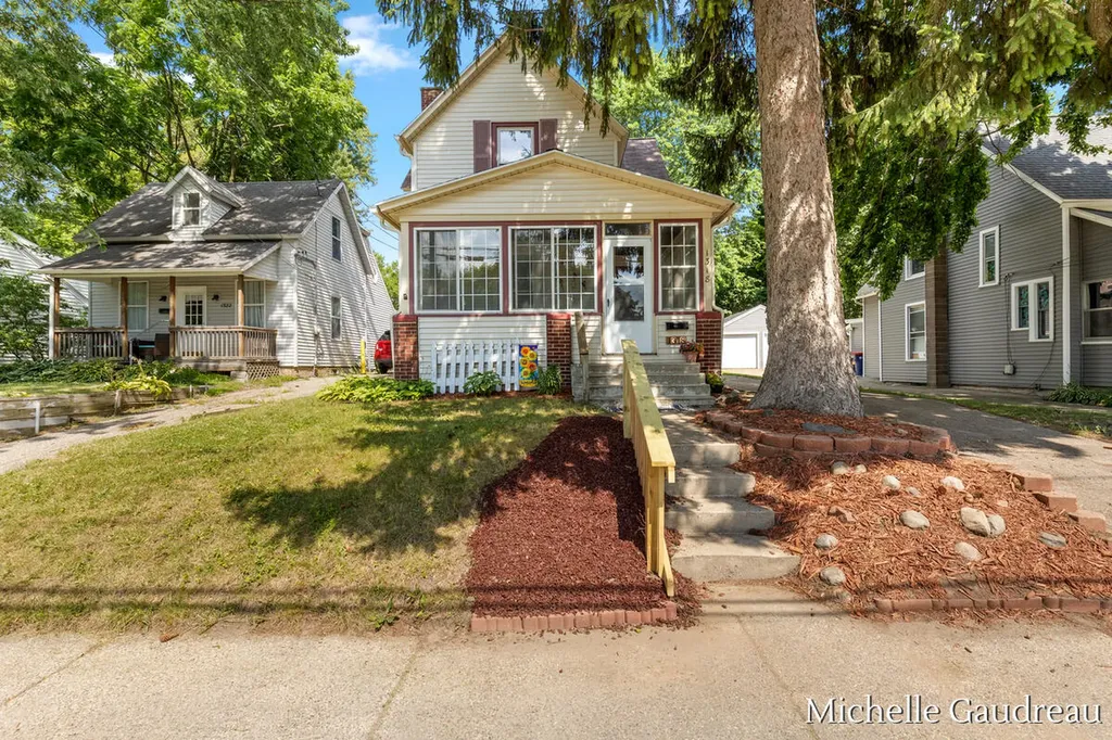 1318 Portland Avenue NE Grand Rapids City MI 49505