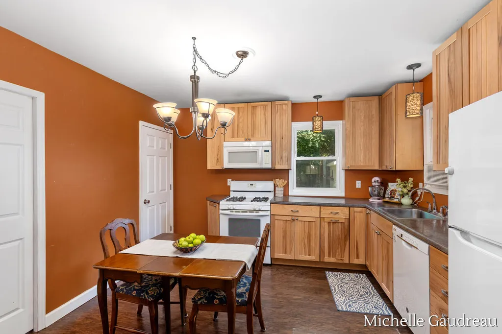 1318 Portland Avenue NE Grand Rapids City MI 49505