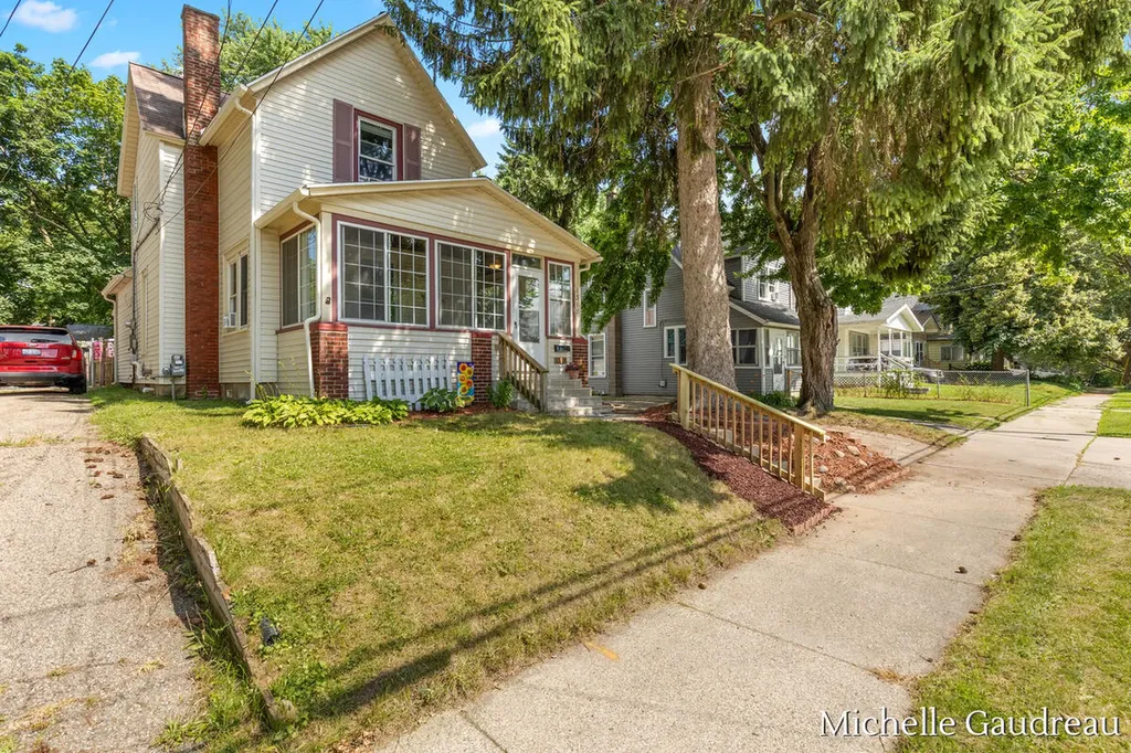 1318 Portland Avenue NE Grand Rapids City MI 49505
