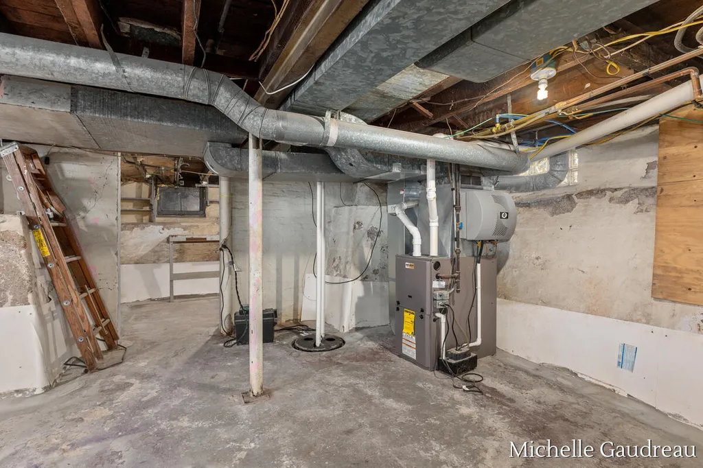 1318 Portland Avenue NE Grand Rapids City MI 49505