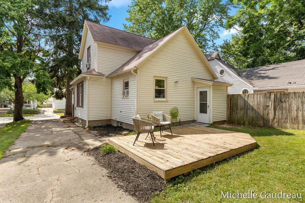 1318 Portland Avenue NE Grand Rapids City MI 49505