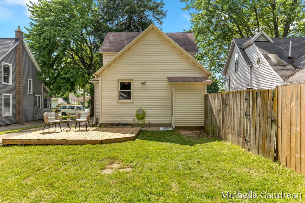 1318 Portland Avenue NE Grand Rapids City MI 49505