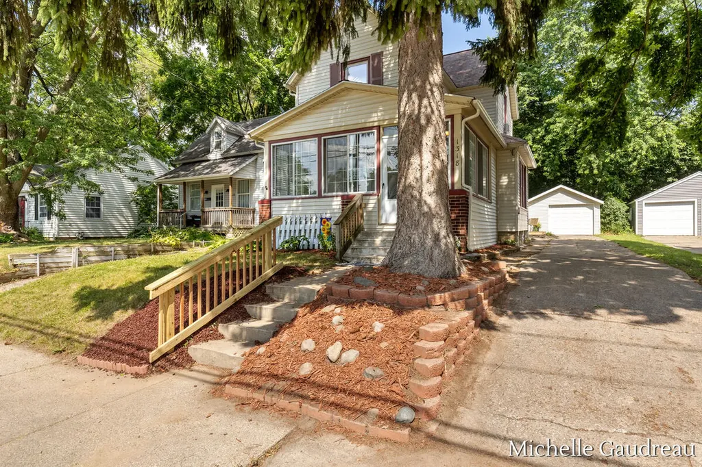 1318 Portland Avenue NE Grand Rapids City MI 49505