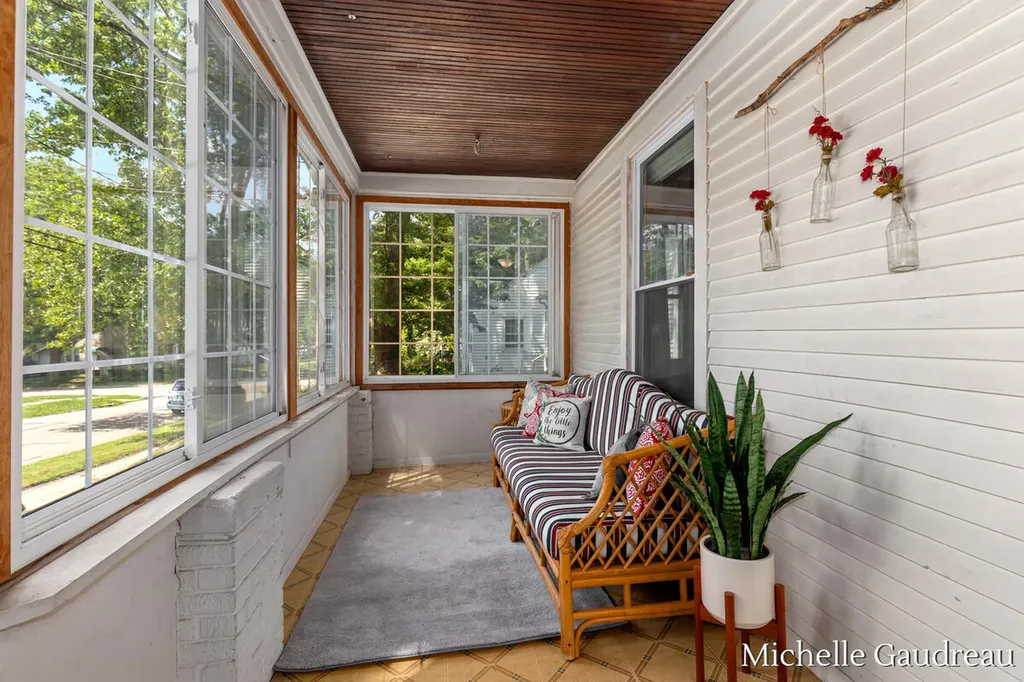 1318 Portland Avenue NE Grand Rapids City MI 49505