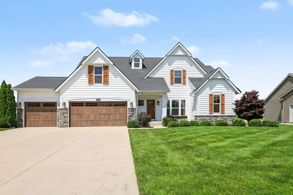 9784 Waterstone Drive SE Gaines Charter Township MI 49315