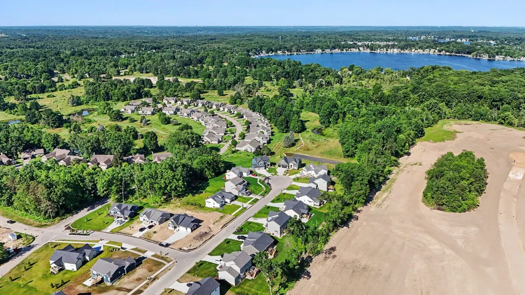 7816 Woodhurst Drive NE Cannon Township MI 49341
