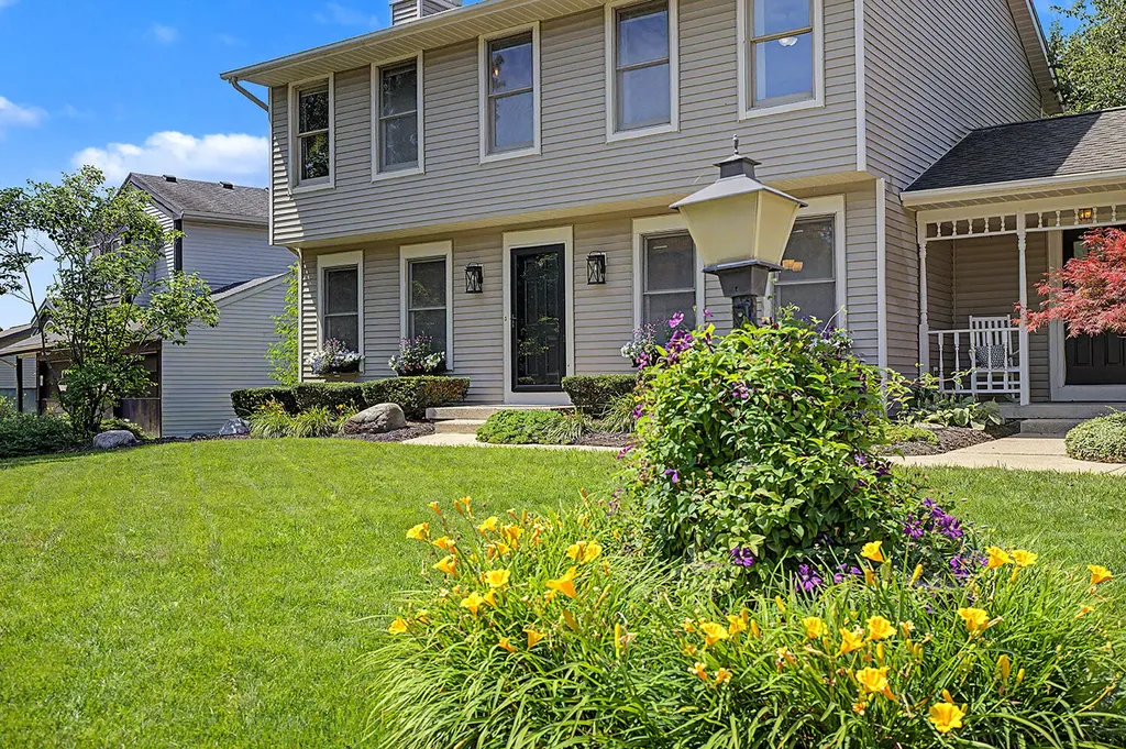 2274 Stowevalley Drive SE Kentwood City MI 49508