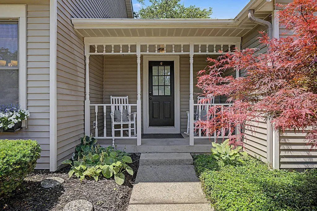 2274 Stowevalley Drive SE Kentwood City MI 49508
