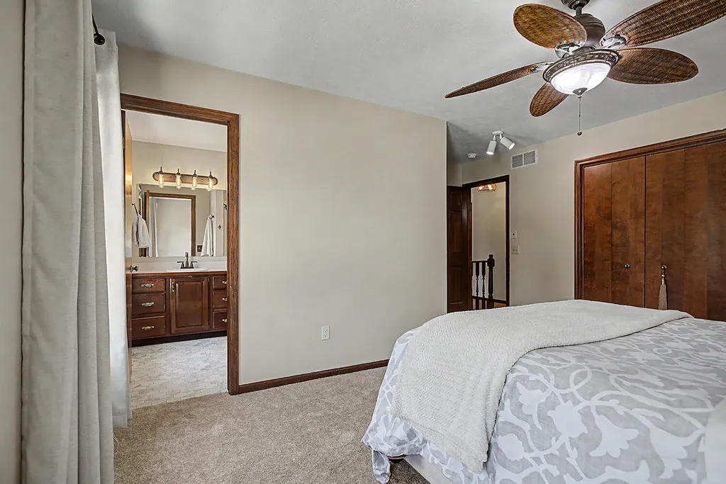 2274 Stowevalley Drive SE Kentwood City MI 49508
