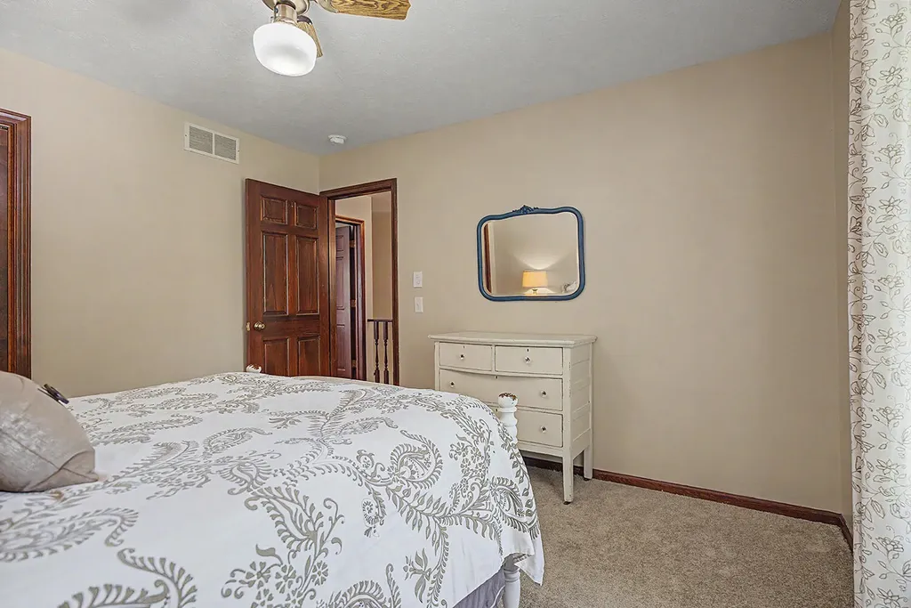 2274 Stowevalley Drive SE Kentwood City MI 49508