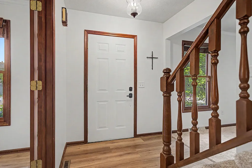 2274 Stowevalley Drive SE Kentwood City MI 49508