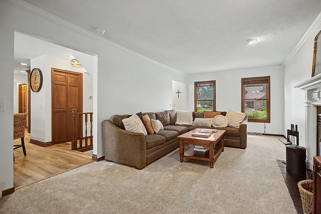 2274 Stowevalley Drive SE Kentwood City MI 49508