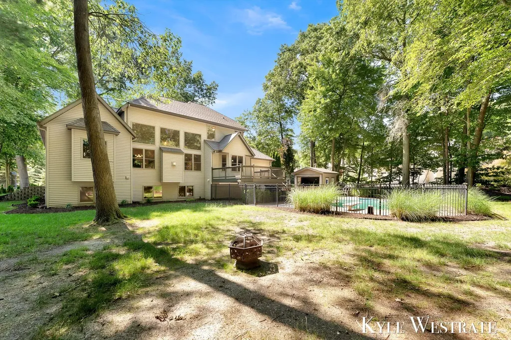 6334 Red Rock Court Norton Shores City MI 49444