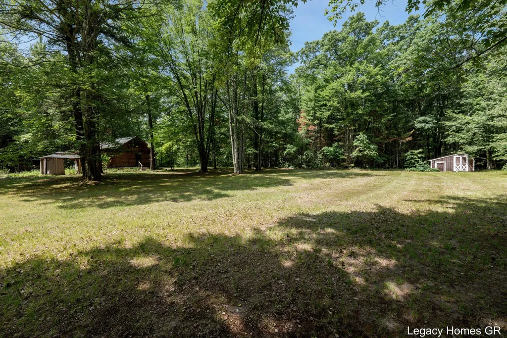 11332 Henderson Road Montague Township MI 49437