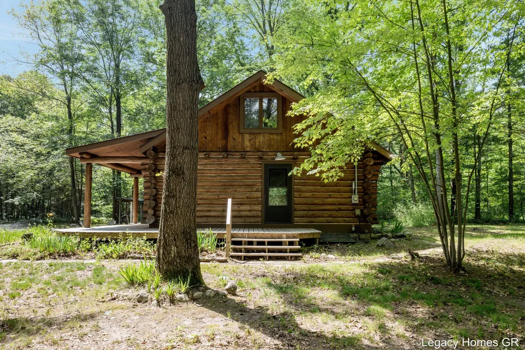 11332 Henderson Road Montague Township MI 49437