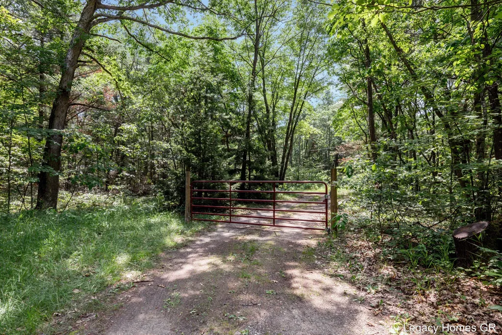 11332 Henderson Road Montague Township MI 49437