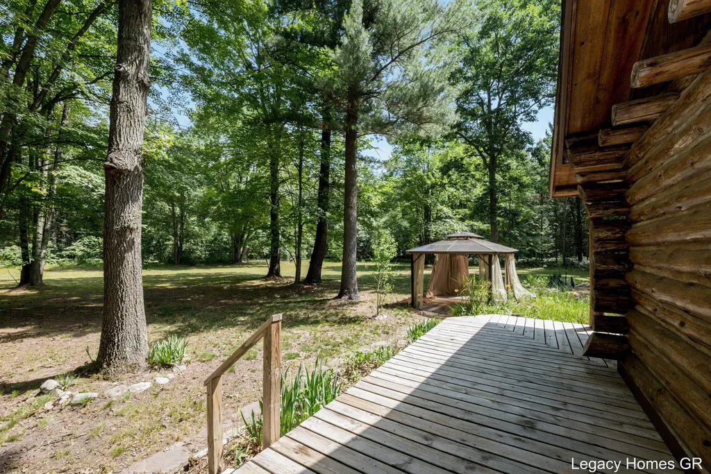 11332 Henderson Road Montague Township MI 49437
