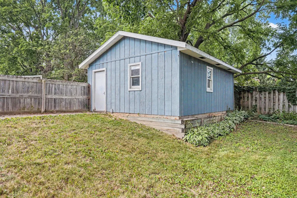 1657 Loralee Street SE Grand Rapids City MI 49508
