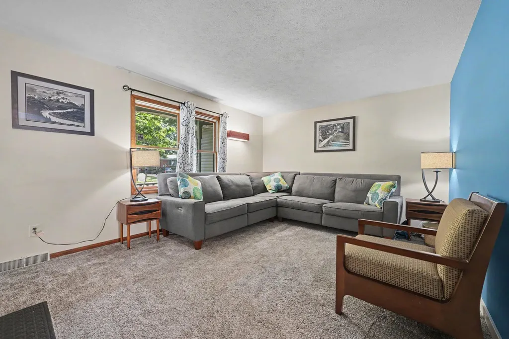 1657 Loralee Street SE Grand Rapids City MI 49508