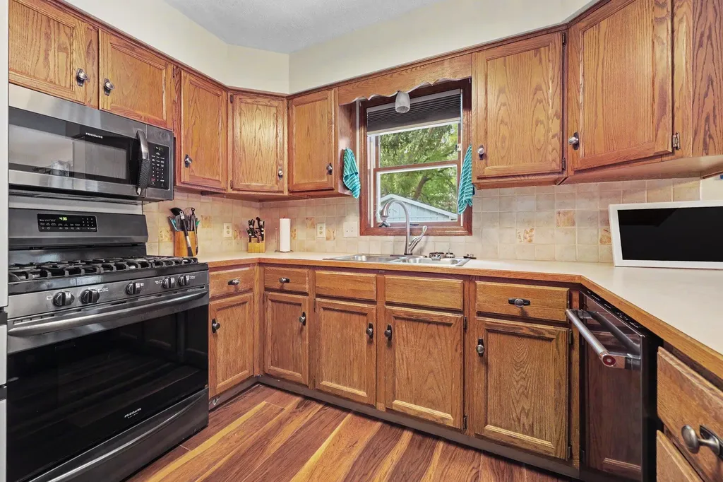 1657 Loralee Street SE Grand Rapids City MI 49508