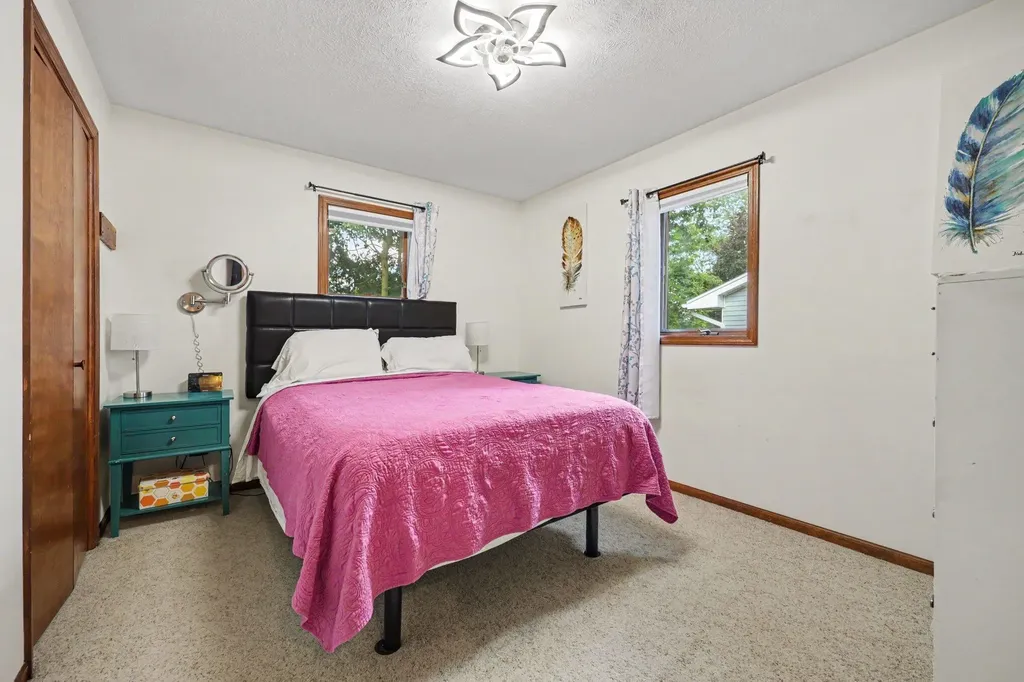 1657 Loralee Street SE Grand Rapids City MI 49508
