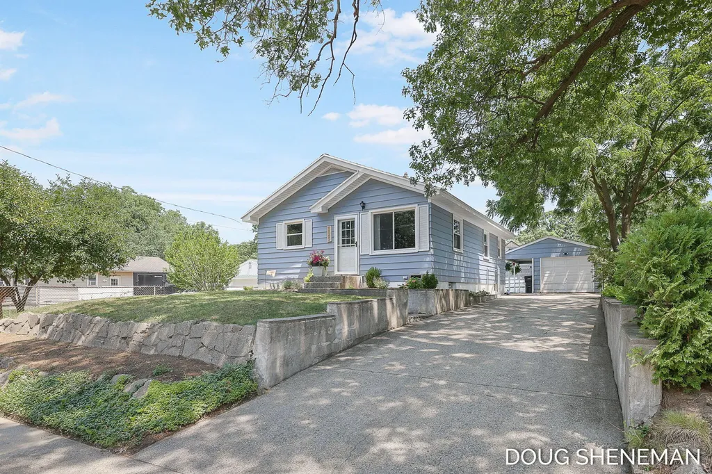 3924 Heron Avenue SW Wyoming City MI 49509