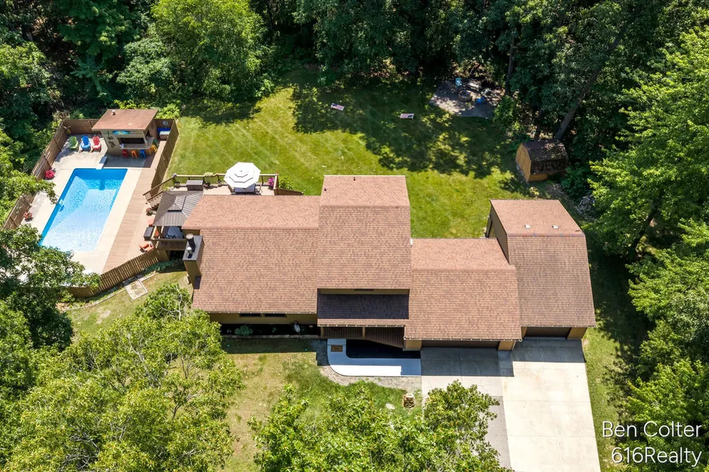 3161 Emberwood Drive SE Lowell Charter Township MI 49331