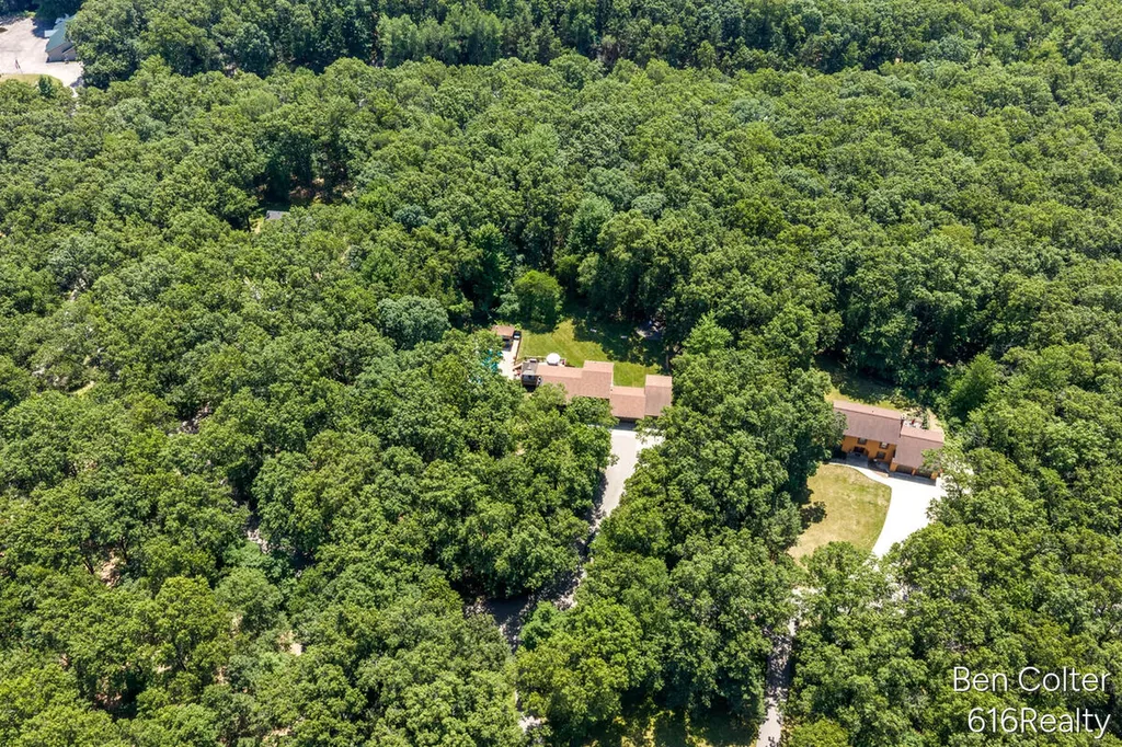 3161 Emberwood Drive SE Lowell Charter Township MI 49331