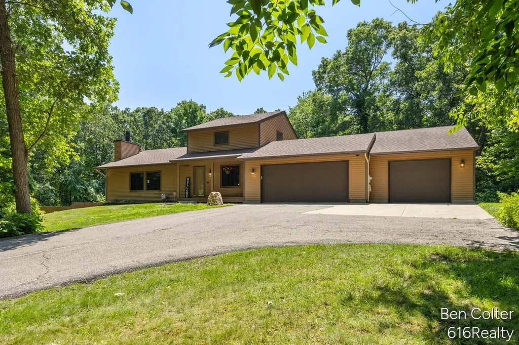 3161 Emberwood Drive SE Lowell Charter Township MI 49331