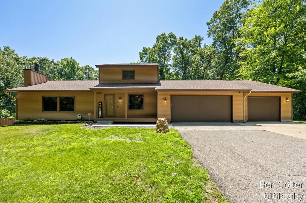 3161 Emberwood Drive SE Lowell Charter Township MI 49331