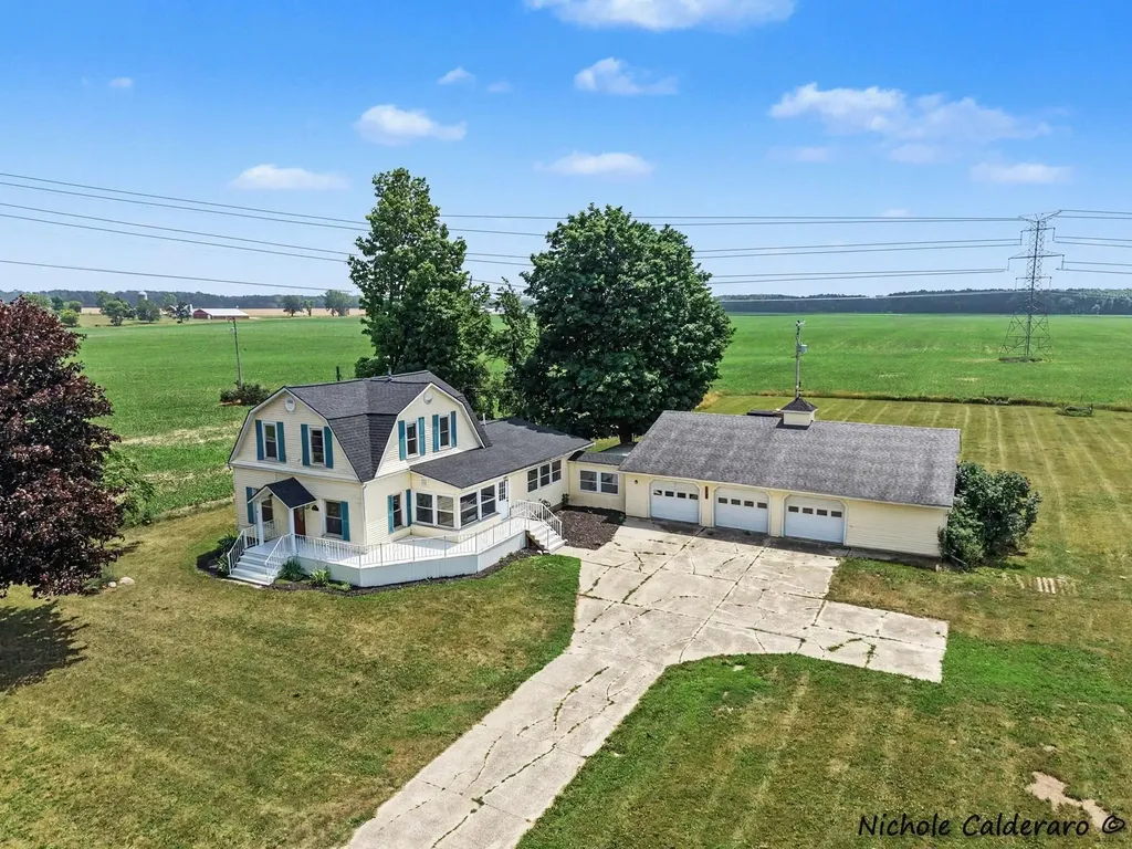9640 E Condensery Road Bloomer Township MI 48811