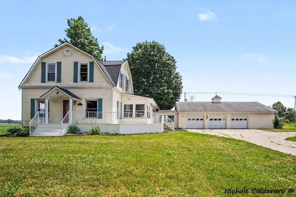 9640 E Condensery Road Bloomer Township MI 48811