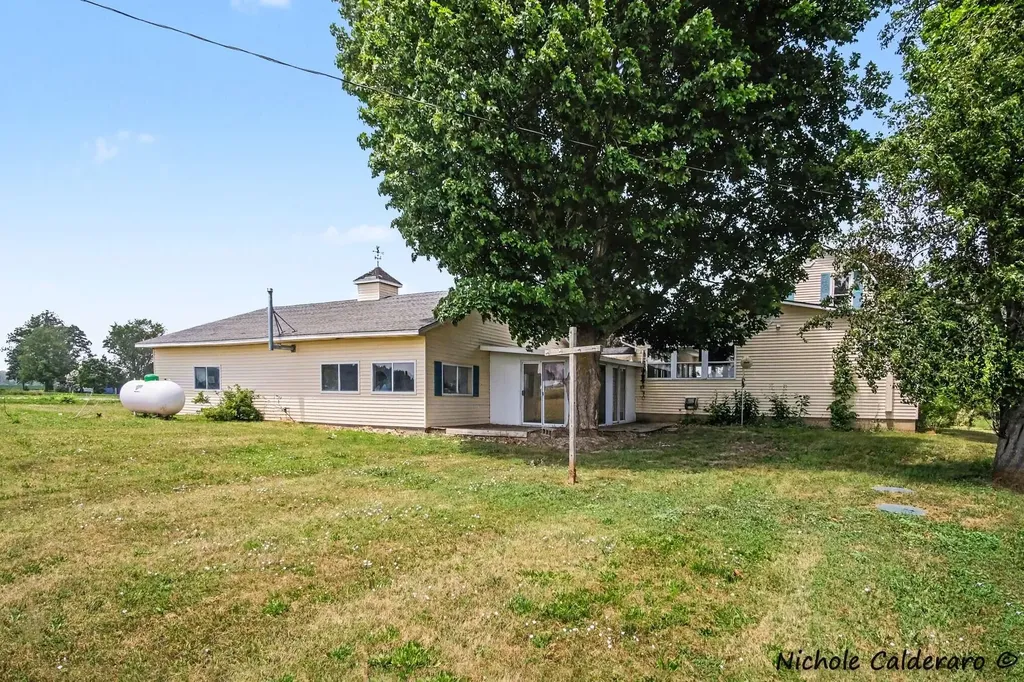 9640 E Condensery Road Bloomer Township MI 48811