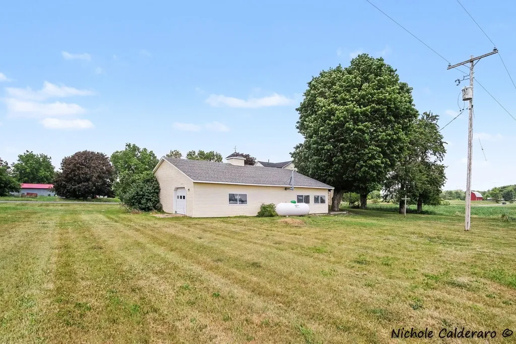 9640 E Condensery Road Bloomer Township MI 48811