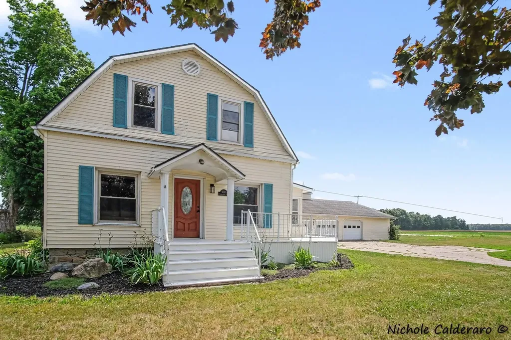 9640 E Condensery Road Bloomer Township MI 48811