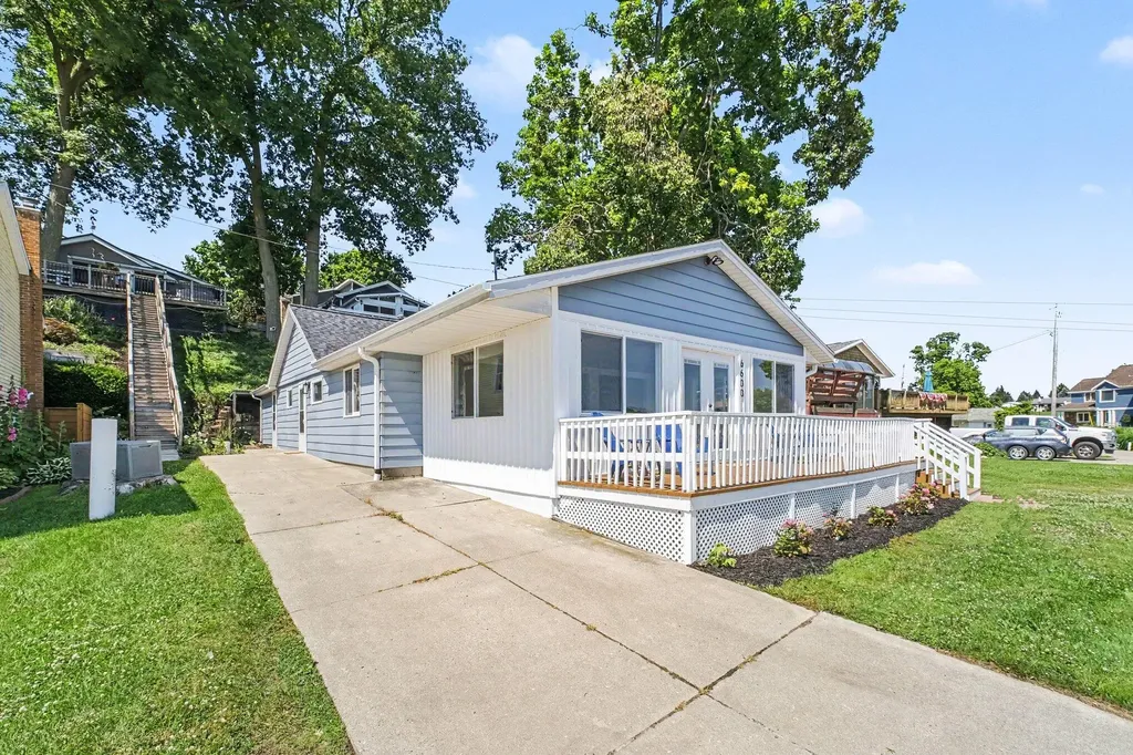 6600 Shoreline Court Boston Township MI 48881