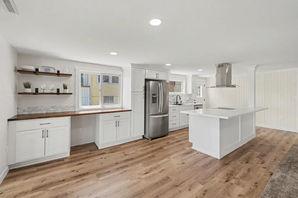 6600 Shoreline Court Boston Township MI 48881