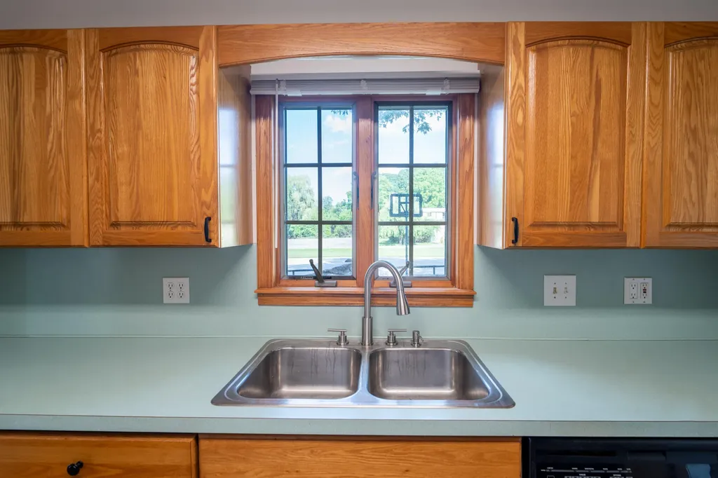 1124 Kusterer Drive NW Walker City MI 49534