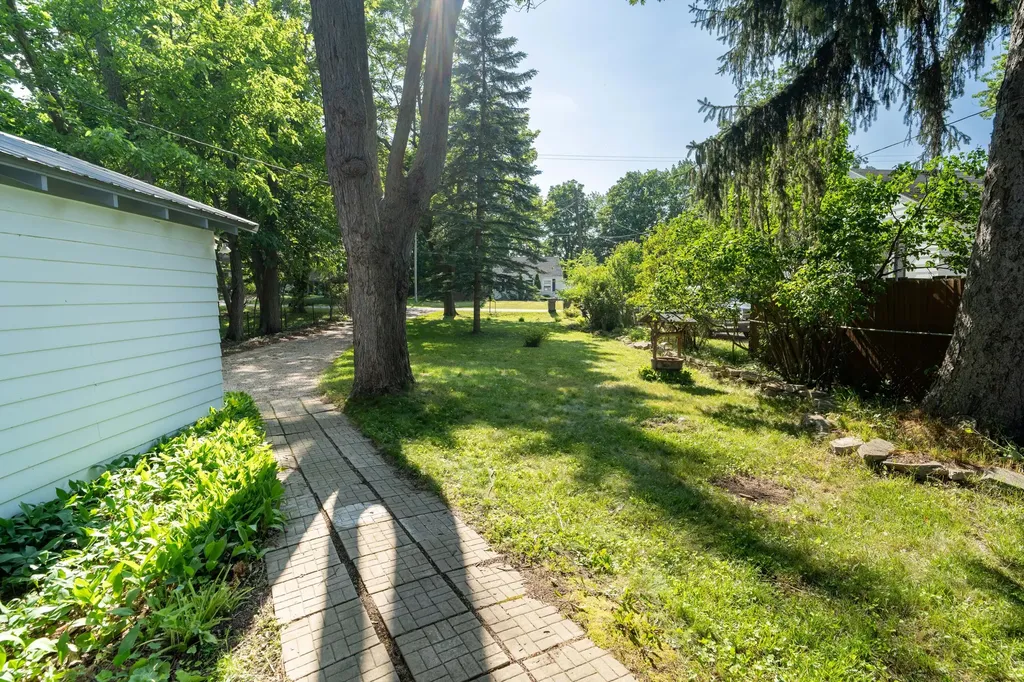 1124 Kusterer Drive NW Walker City MI 49534