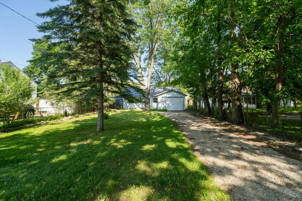 1124 Kusterer Drive NW Walker City MI 49534