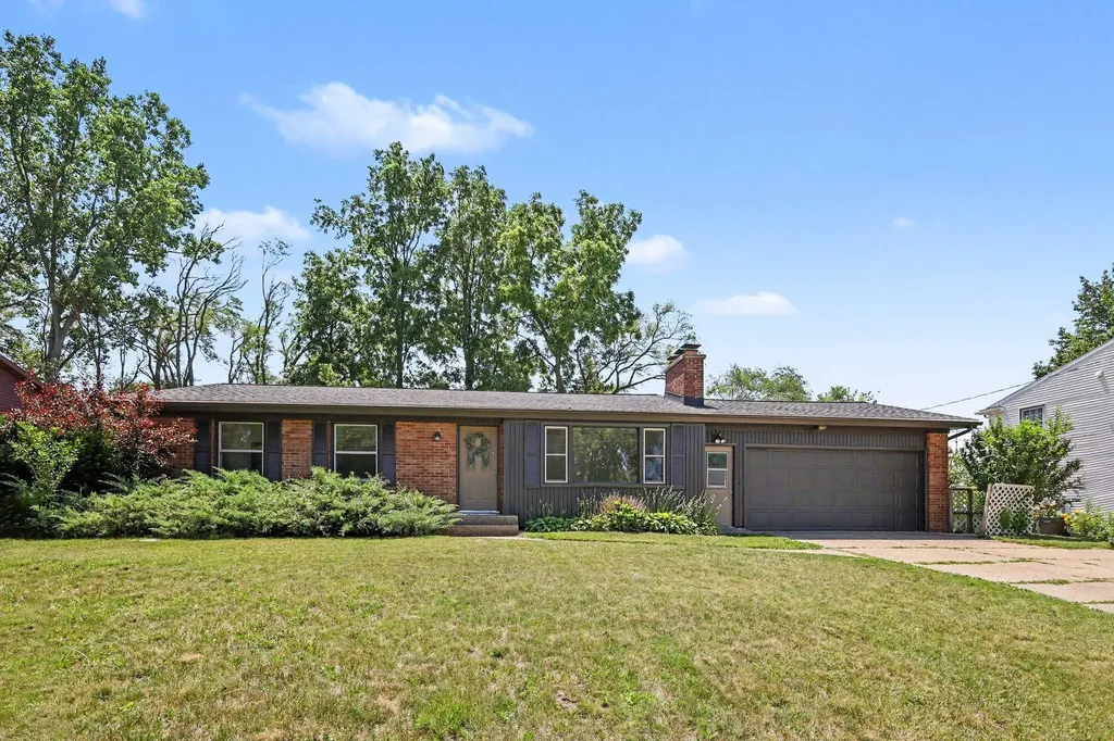 1628 Bridle Creek Street SE Kentwood City MI 49508