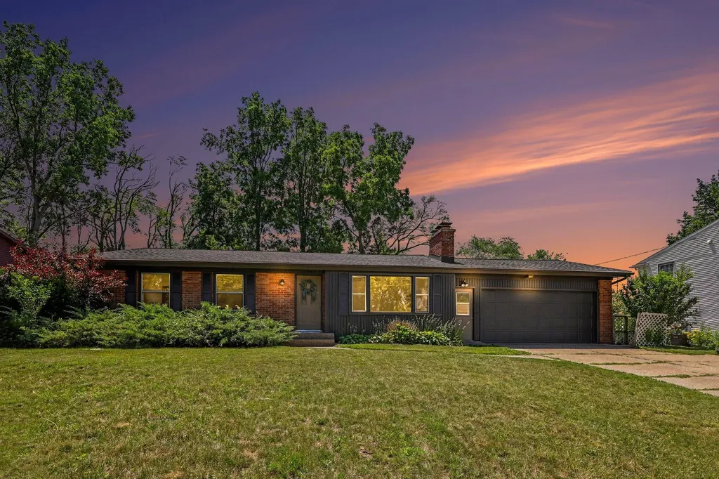 1628 Bridle Creek Street SE Kentwood City MI 49508